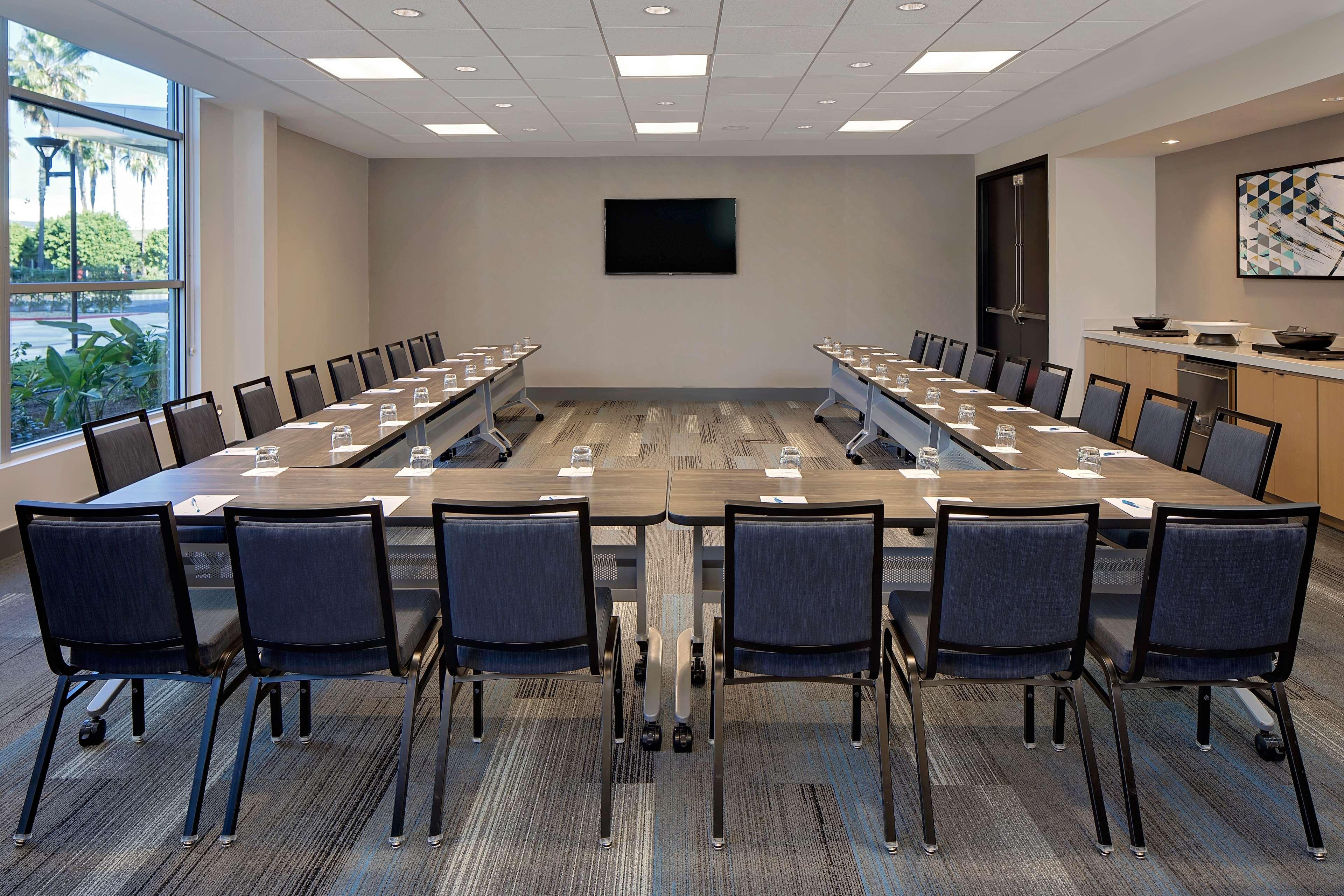 Отель Hyatt House Irvine/John Wayne Airport Экстерьер фото