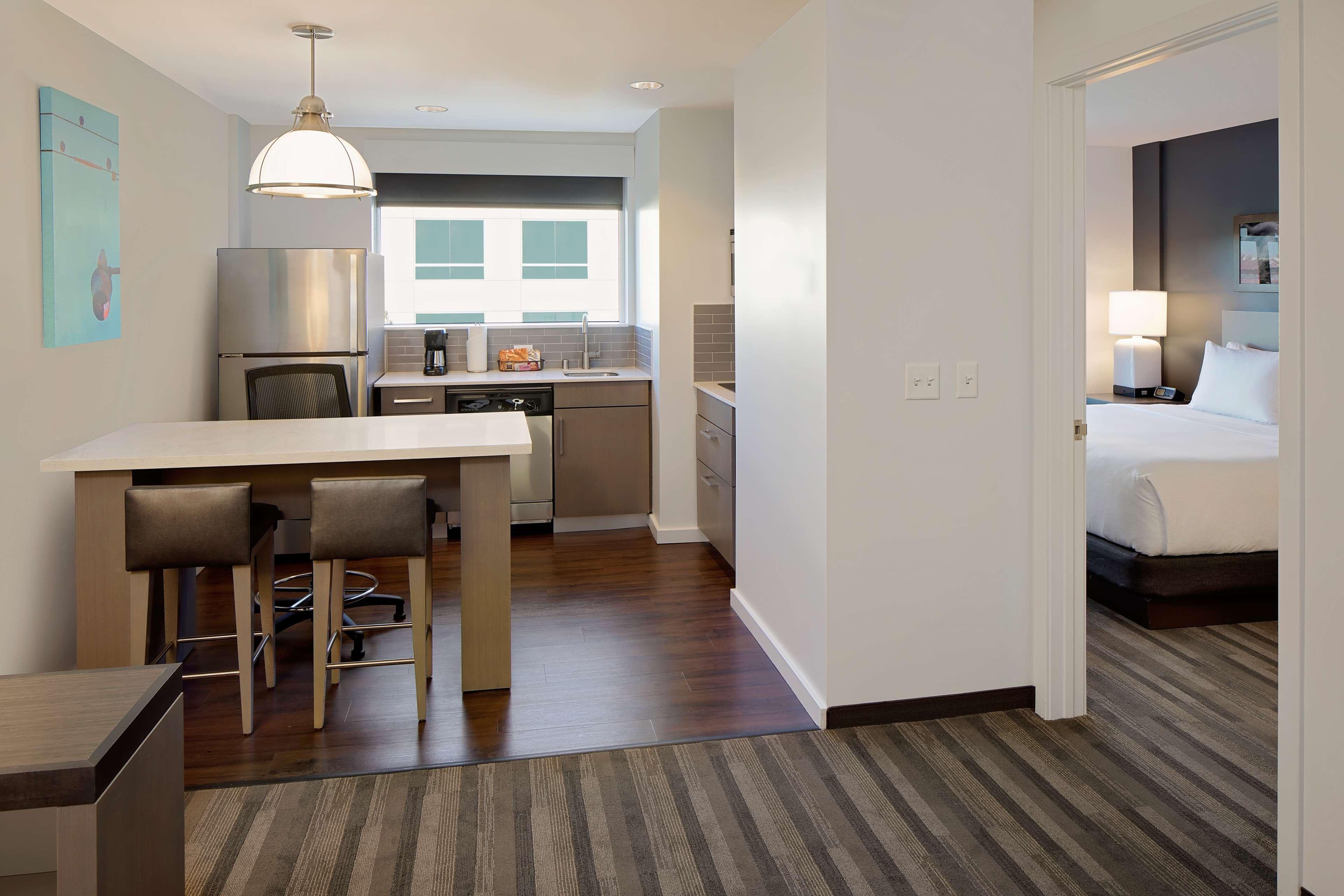 Отель Hyatt House Irvine/John Wayne Airport Экстерьер фото